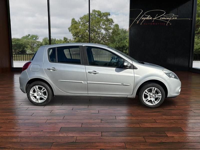 Gebraucht Renault Clio II Expression 101 PS (74 kW) 2011