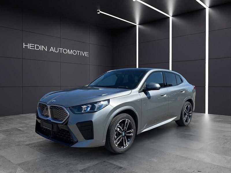 Neu BMW iX2 Comfort Edition 225 kW (306 PS) 2025 Grau SUV
