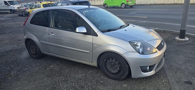 Gebraucht Ford Fiesta Ambiente 80 PS (58 kW) 2008 Kleinwagen