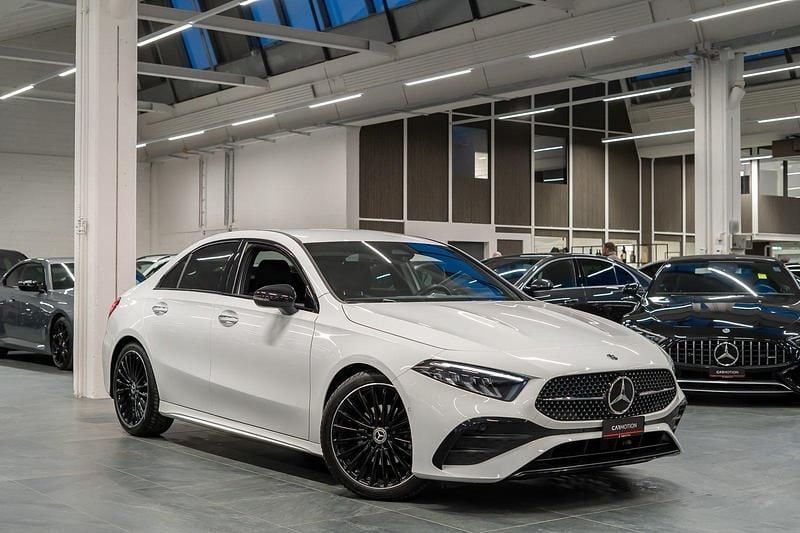 Gebraucht Mercedes A200 AMG line 163 PS (119 kW) 2024 Limousine