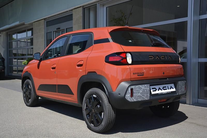 Neu Dacia Spring Extreme 47 kW (65 PS) 2025 Rot Kleinwagen