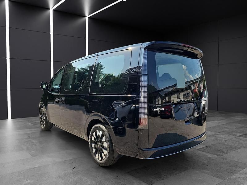 Neu Hyundai Staria Premium 215 PS (158 kW) 2025 Schwarz Van / Kleinbus