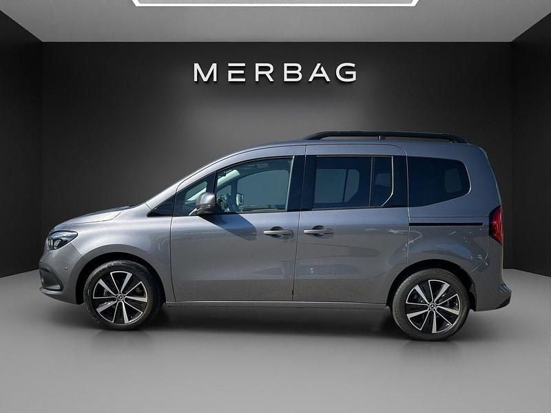 Neu Mercedes 180 Progressive 116 PS (85 kW) 2025 Grau Limousine