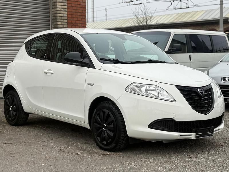 Gebraucht Lancia Ypsilon 69 PS (50 kW) 2014 Kleinwagen