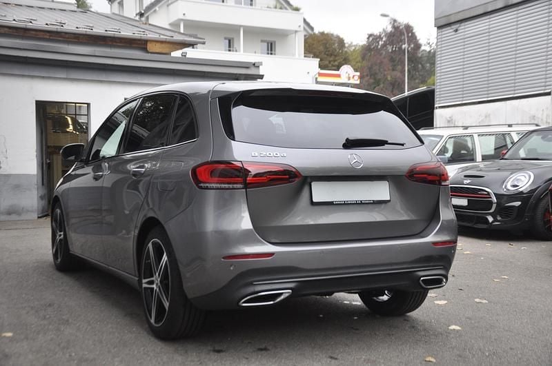 Gebraucht Mercedes B200 Night 150 PS (110 kW) 2022 Van / Kleinbus