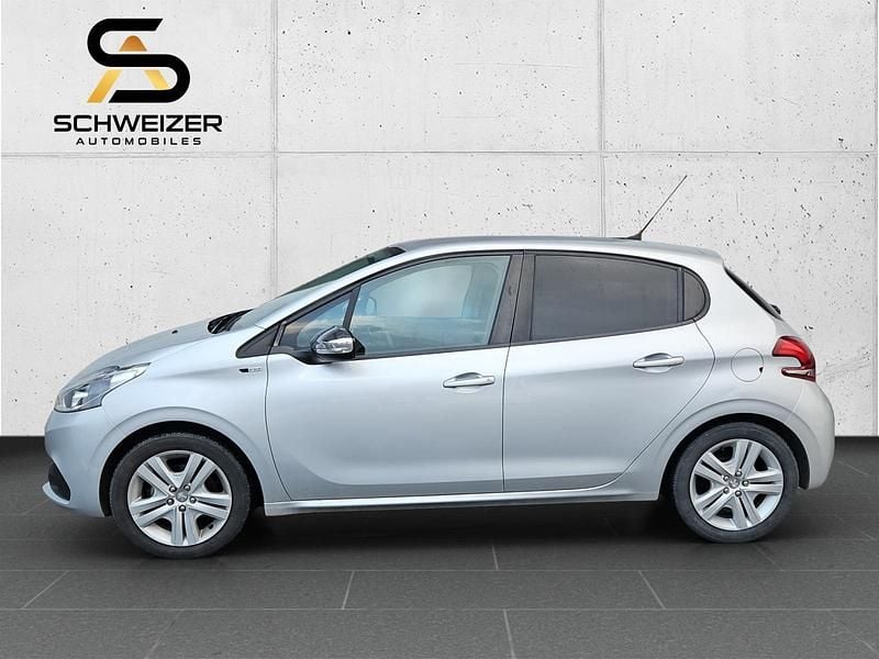 Gebraucht Peugeot 208 Active 82 PS (60 kW) 2017 Grau Kleinwagen