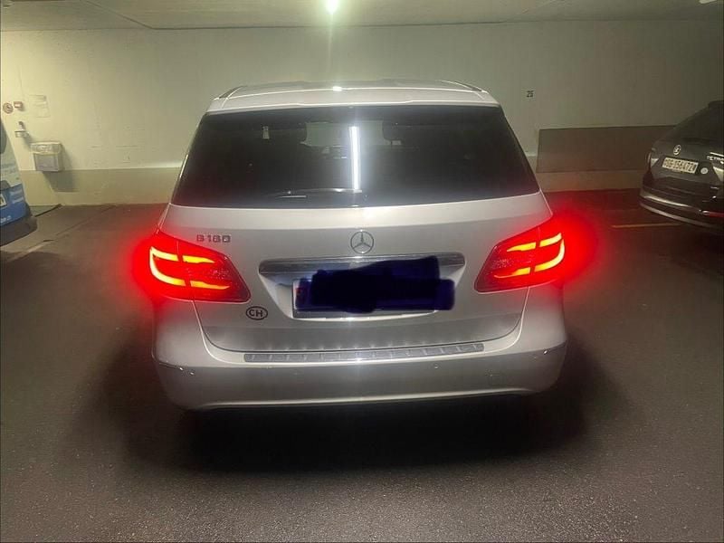 Gebraucht Mercedes B180 122 PS (89 kW) 2014 Van / Kleinbus
