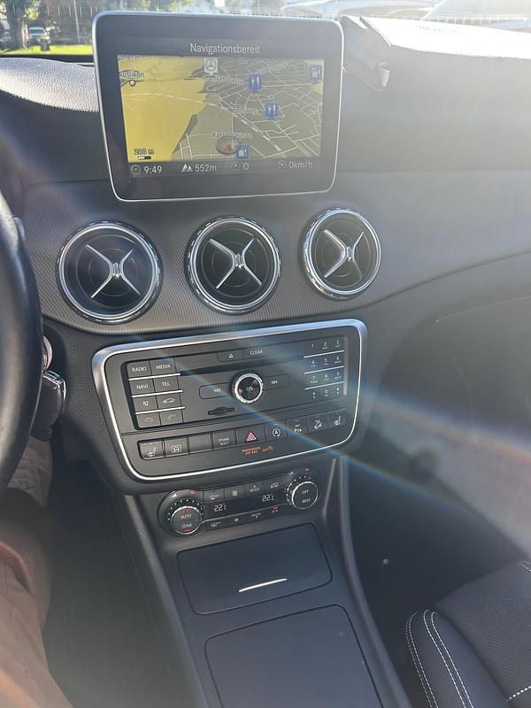 Gebraucht Mercedes GLA250 Urban 211 PS (155 kW) 2016 SUV