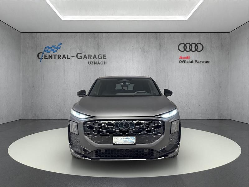 Neu Audi Q3 Sportback Ambiente 265 PS (194 kW) 2026 Braun SUV