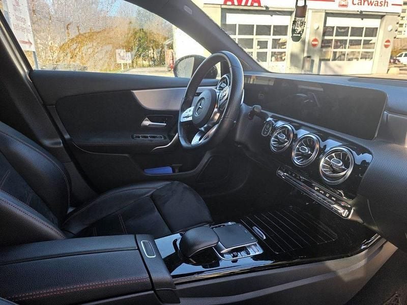 Gebraucht Mercedes A200 AMG line 163 PS (119 kW) 2018 Limousine