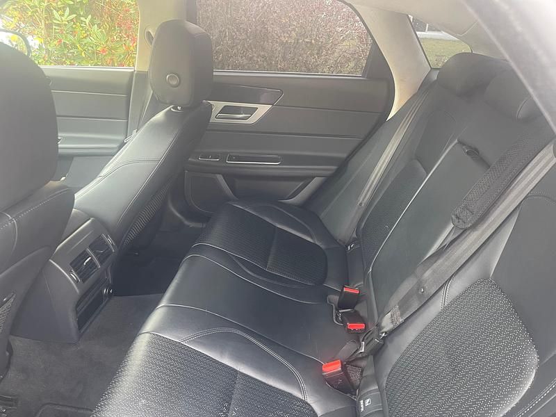 Gebraucht Jaguar XF Pure 180 PS (132 kW) 2019