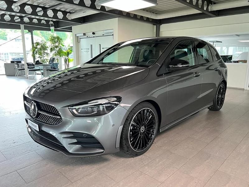 Neu Mercedes B250e AMG line 238 PS (175 kW) 2025 Grau Van / Kleinbus
