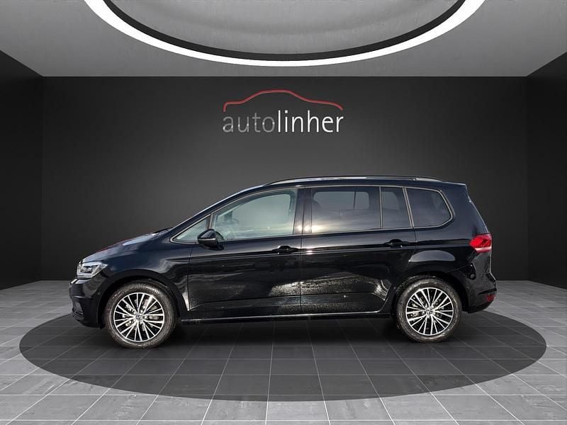 Neu VW Touran Comfortline 122 PS (89 kW) 2025 Van / Kleinbus