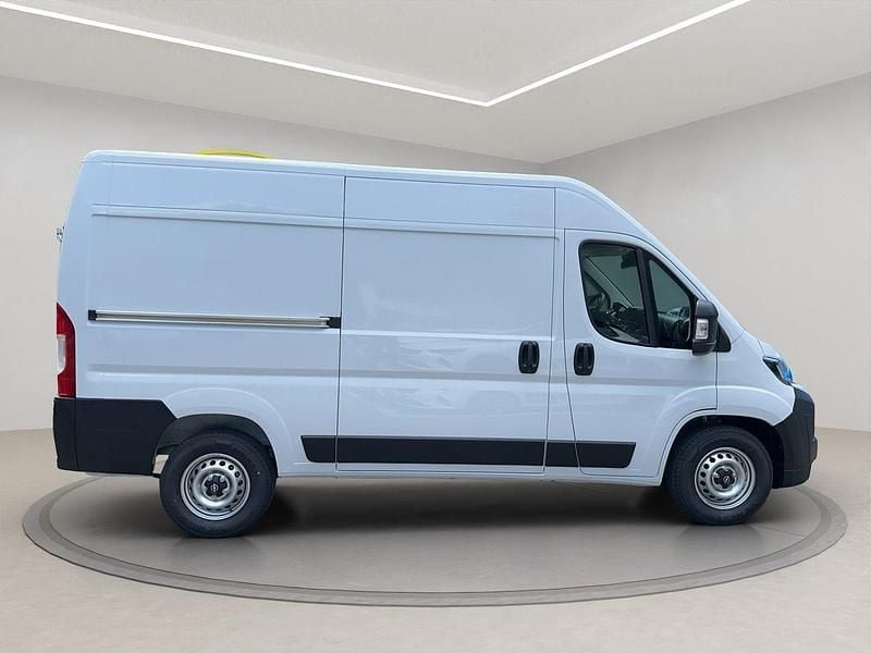 Gebraucht Opel Movano 140 PS (102 kW) 2024 Weiss Van