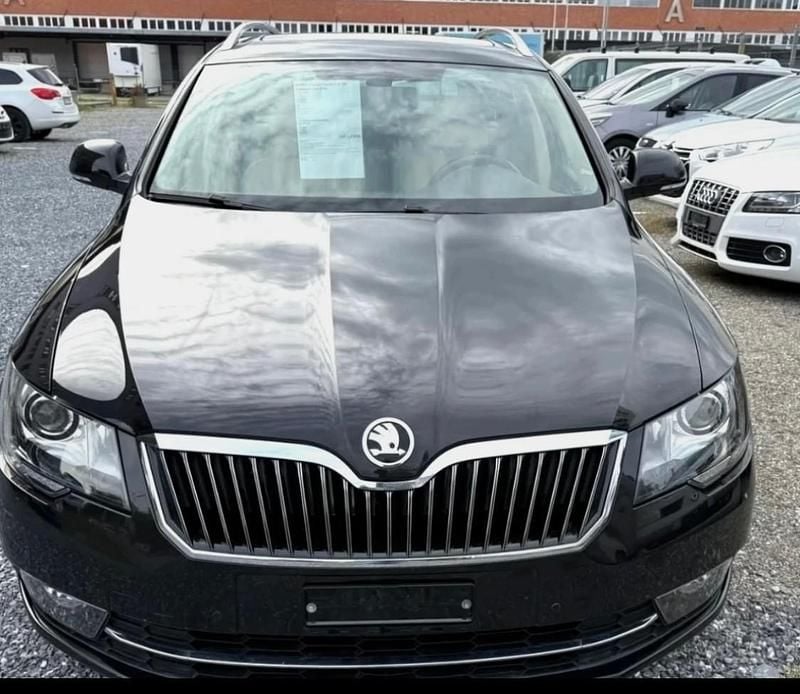 Gebraucht 2014 Skoda Superb LAURIN & KLEMENT Kombi | CHF 12’900 (Teuer) - Bild 1/4