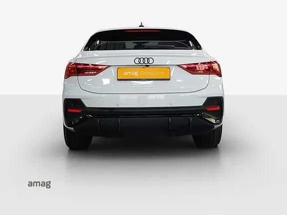 Gebraucht Audi Q3 Sportback Attraction 150 PS (110 kW) 2022 Gletscherweiss metallic SUV