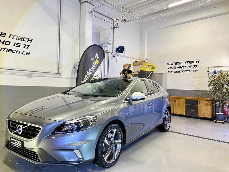Gebraucht Volvo V40 R-Design Kinetic 120 PS (88 kW) 2015 Limousine