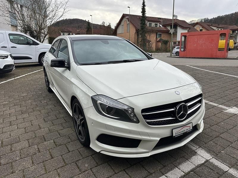 Gebraucht Mercedes A200 AMG line 156 PS (114 kW) 2015 Limousine