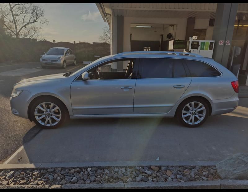 Gebraucht Skoda Superb Comfort 160 PS (117 kW) 2010 Kombi