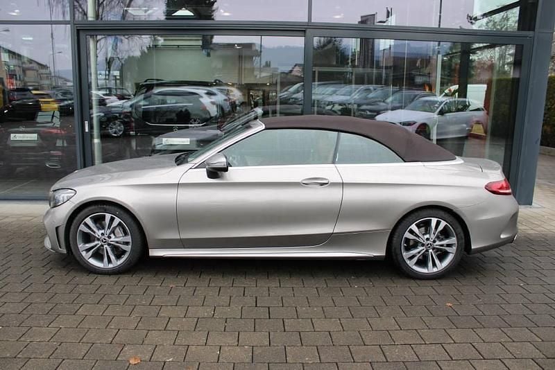 Gebraucht Mercedes C200 AMG line 184 PS (135 kW) 2019 Beige Cabrio