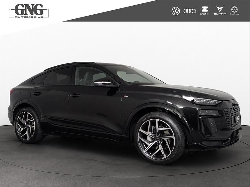 Neu Audi Q6 Sportback e-tron Ambiente 285 kW (388 PS) 2025 Schwarz SUV