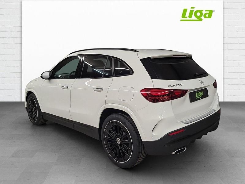 Gebraucht Mercedes GLA250 238 PS (175 kW) 2025 SUV