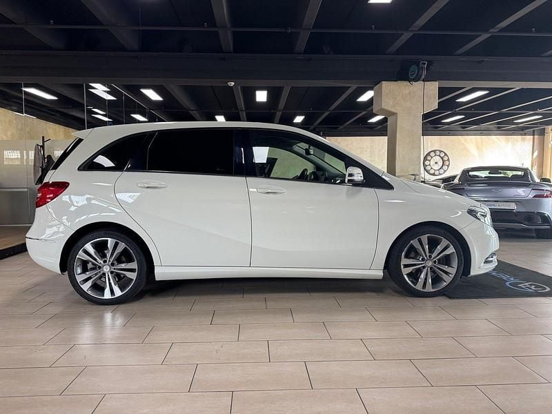 Gebraucht Mercedes B200 136 PS (100 kW) 2014 Van / Kleinbus