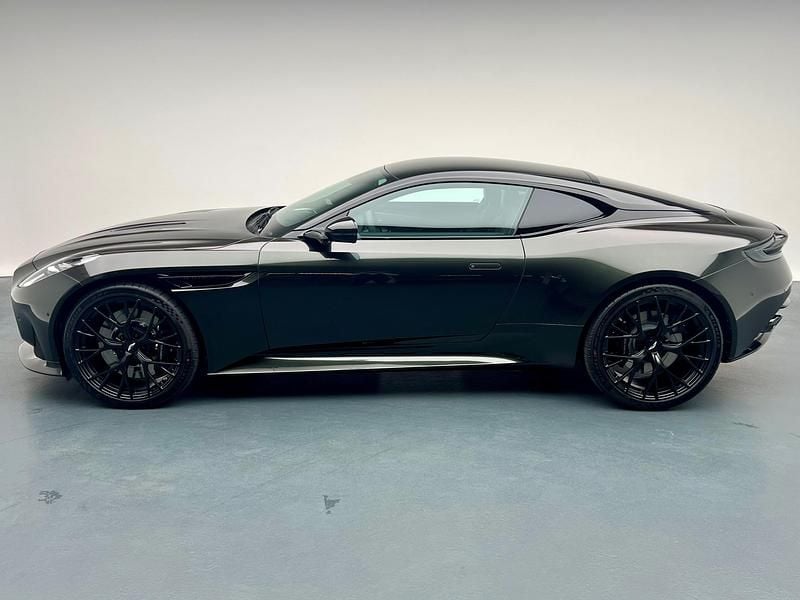 Neu Aston Martin DB12 680 PS (500 kW) 2025 Grün Coupé