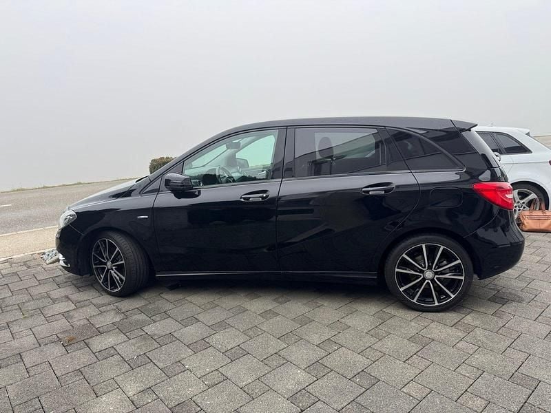 Gebraucht Mercedes B200 136 PS (100 kW) 2013 Van / Kleinbus