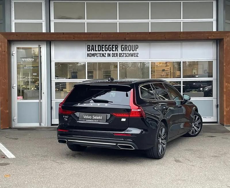 Gebraucht Volvo V60 Inscription 340 PS (250 kW) 2025 Schwarz Kombi