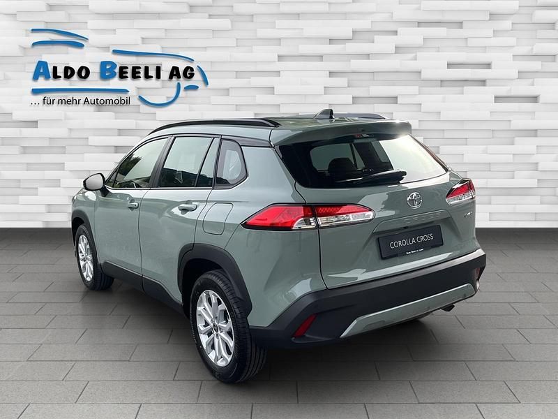 Neu Toyota Corolla Cross Comfort 179 PS (131 kW) 2025 Grün SUV