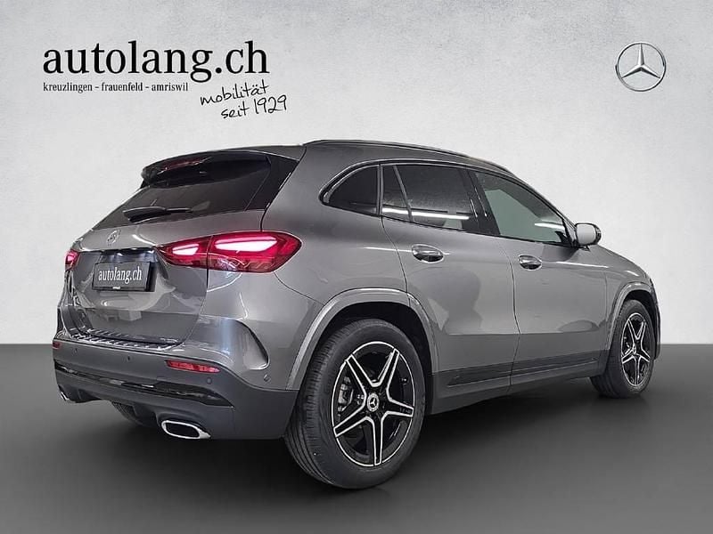 Gebraucht Mercedes GLA200 AMG line 177 PS (130 kW) 2024 Grau SUV