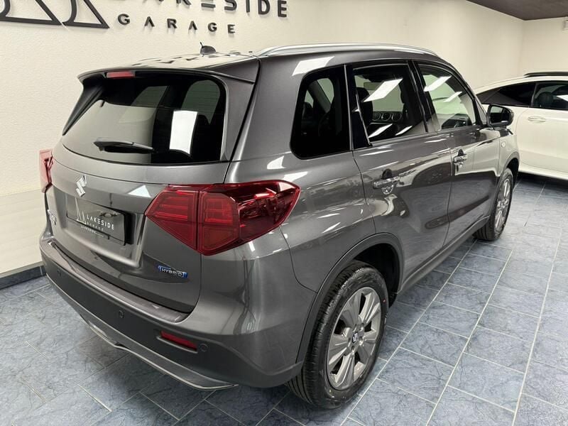 Neu Suzuki Vitara 129 PS (94 kW) 2025 Grau SUV