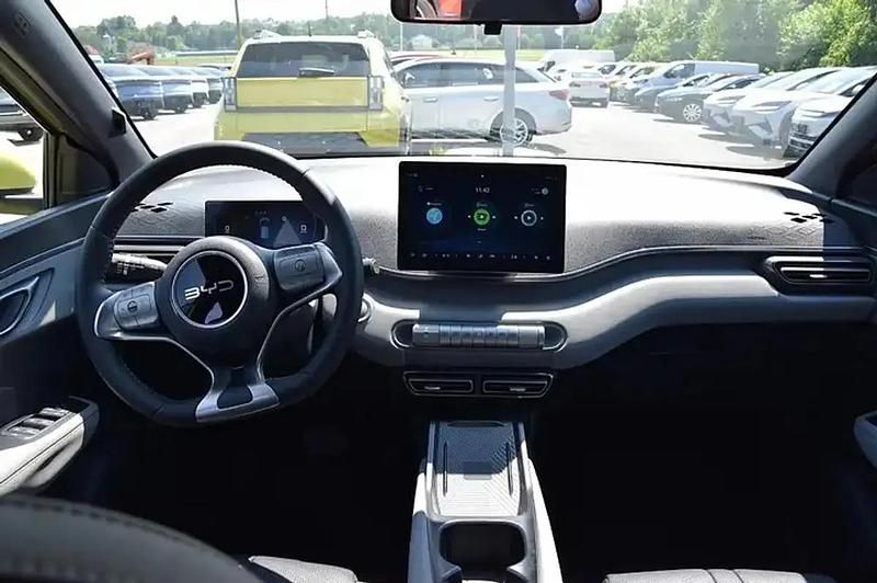 Neu BYD Dolphin Surf Comfort 114 kW (156 PS) 2026 Gelb Kleinwagen