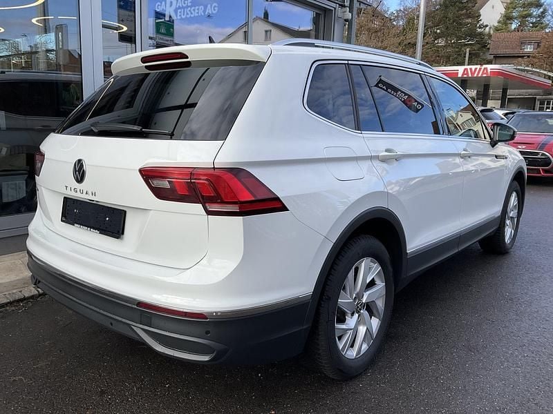 Gebraucht VW Tiguan Allspace Life 150 PS (110 kW) 2024 Weiss SUV