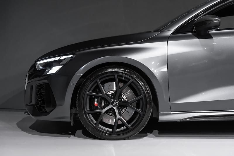 Gebraucht Audi RS3 Ambiente 400 PS (294 kW) 2023 Grau Limousine