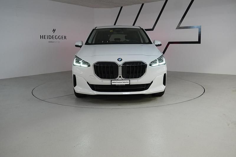 Gebraucht BMW 218 Active Tourer Comfort Edition 150 PS (110 kW) 2022 Weiss Van / Kleinbus