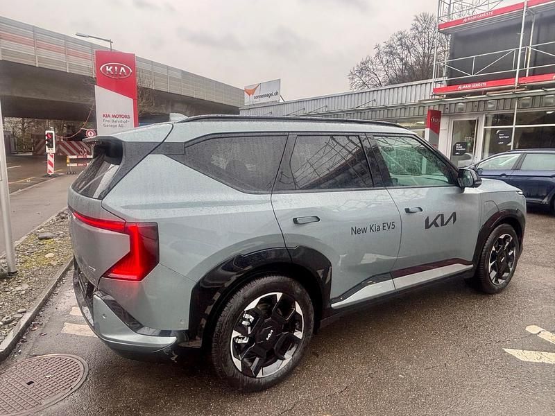 Neu Kia EV5 GT-Line 159 kW (217 PS) 2026 Grün SUV