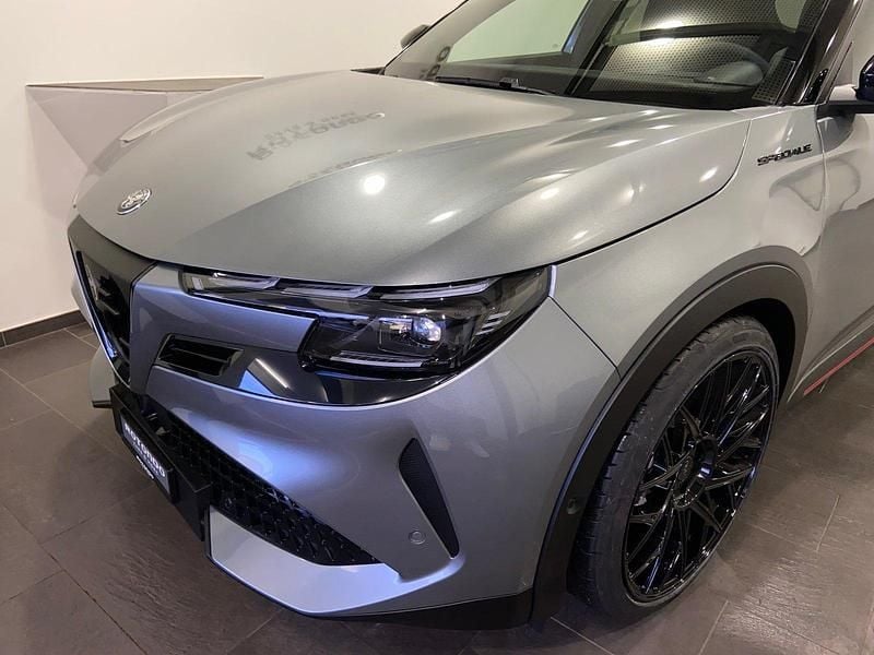 Neu Alfa Romeo Junior Edizione Speciale 145 PS (106 kW) 2025 SUV