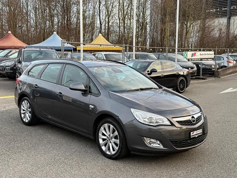 Gebraucht Opel Astra 140 PS (102 kW) 2012 Kombi