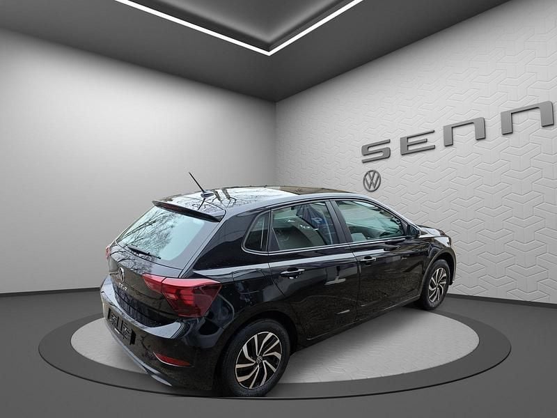 Neu VW Polo Basis 95 PS (69 kW) 2025 Schwarz Limousine