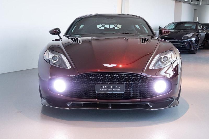 Gebraucht Aston Martin Vanquish 603 PS (443 kW) 2019 Rot Coupé