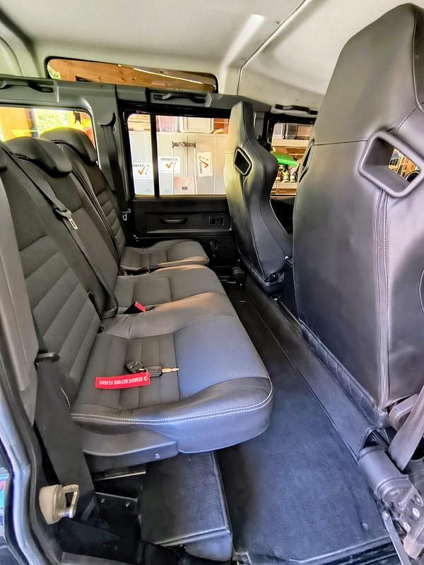 Gebraucht Land Rover Defender 122 PS (89 kW) 2011 SUV