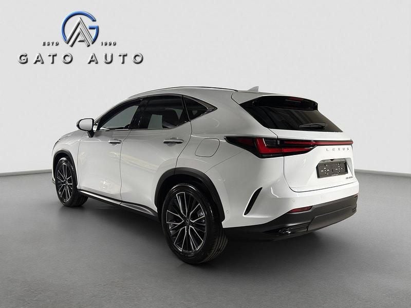 Neu Lexus NX450h+ E-FOUR 309 PS (227 kW) 2025 SUV