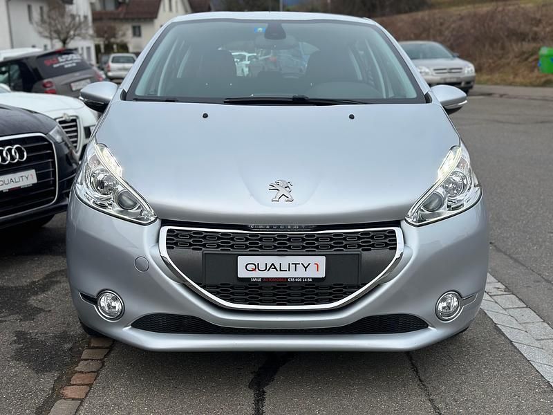Gebraucht Peugeot 208 Allure 115 PS (84 kW) 2012 Kleinwagen