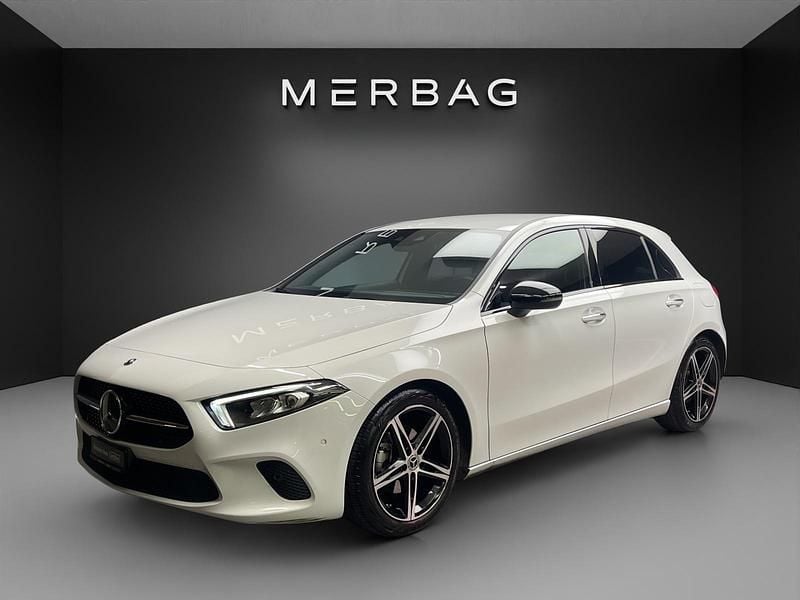 Gebraucht Mercedes A180 Night 136 PS (100 kW) 2023 Weiss Limousine