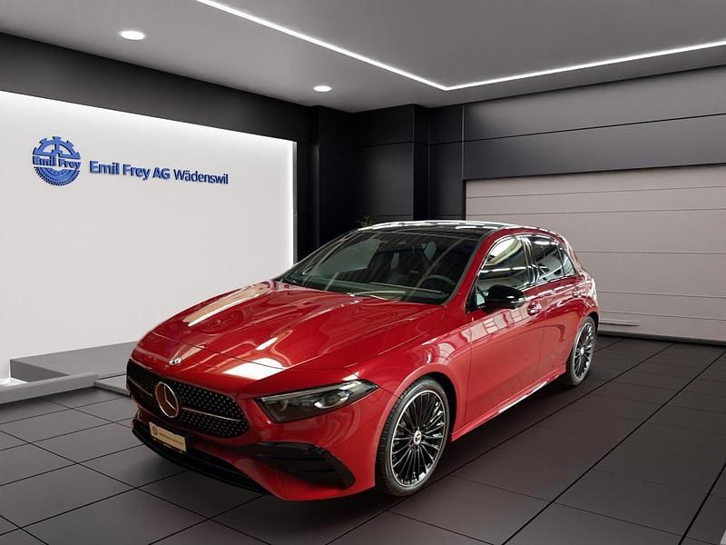 Rot Gebraucht 2024 Mercedes A250 AMG line Limousine | CHF 48’900 (Teuer) - Bild 1/4