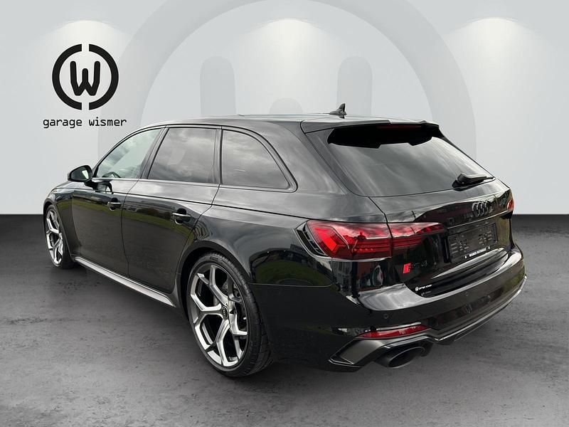 Neu Audi RS4 Ambiente 470 PS (345 kW) 2025 Schwarz Kombi
