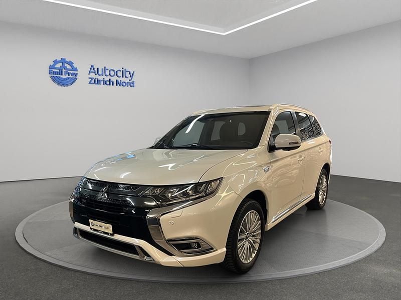 Weiss Gebraucht 2021 Mitsubishi Outlander P-HEV SUV | CHF 26’999 (Fairer Preis) - Bild 1/4