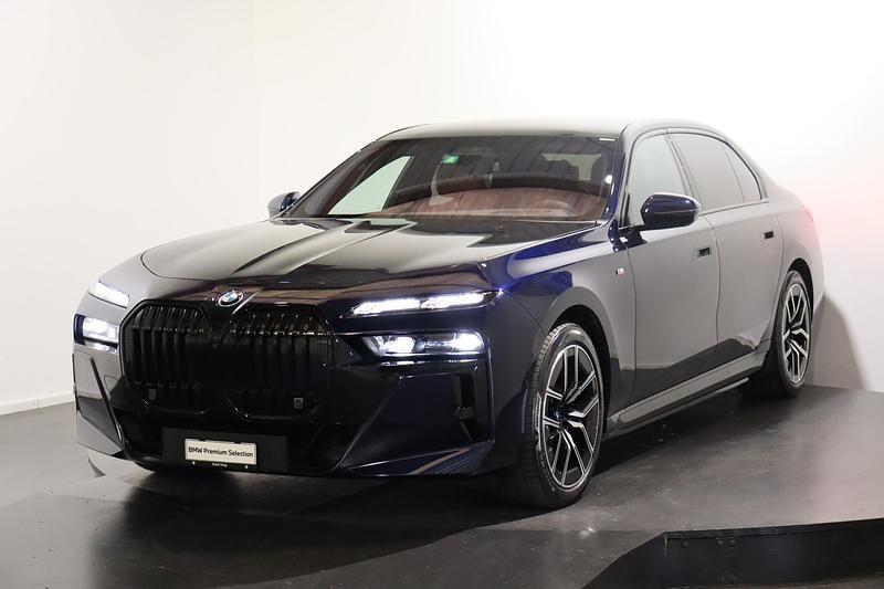 Blau Gebraucht 2022 BMW i7 Comfort Edition Limousine | CHF 92’900 - Bild 1/4